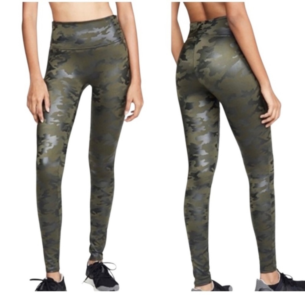 SPANX Green Faux Leather Camo Athleisure Ankle Leggings size Medium